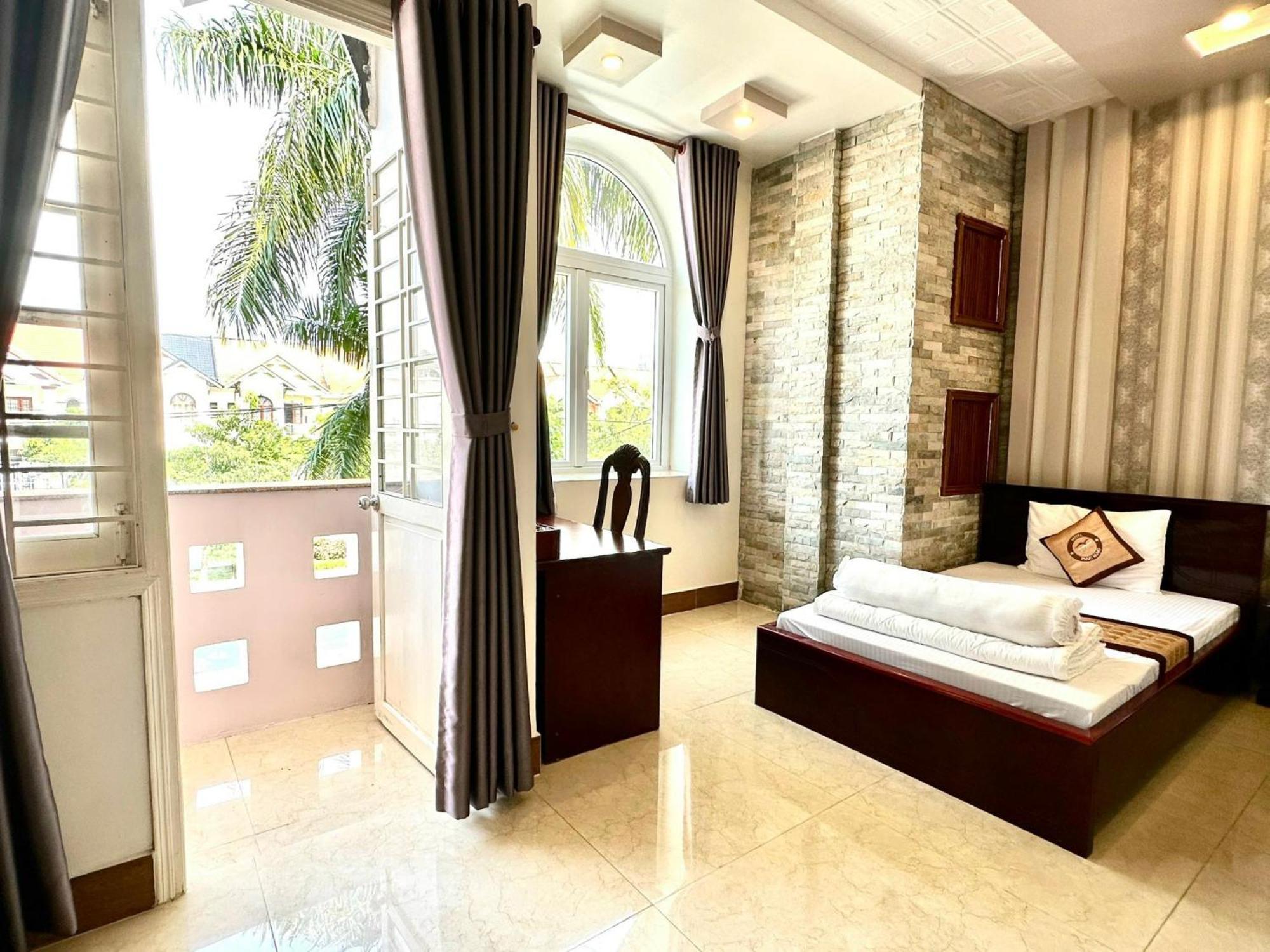 Phuc Hung Hotel Rạch Giá Exterior foto
